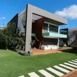 Sadece Turkiye’nin degil, Dunya’nin en seckin koylarindan olan Cesme Pasalimaninda, 3 tarafi Turkuaz koylarla cevrili, FOLKART Yapi imzali 4+1 tam mustakil luks villa, ARK emlaktan satilik! Nisan 17, 2026