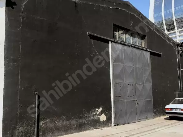 📍 Konum: Bayraklı – Merkezi ve ulaşımı kolay lokasyon🏭 Kullanım Alanı: 1.000 m² kapalı depo alanı📏 Tavan Yüksekliği: 8 metre🚗 Kullanım Amacı: Kasım 18, 2025