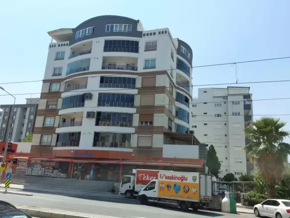 İzmir'in merkezi konumunda, şehrin kalbinde bulunan 3 dönüm arsa paylı ve 135 m² Kasım 18, 2025